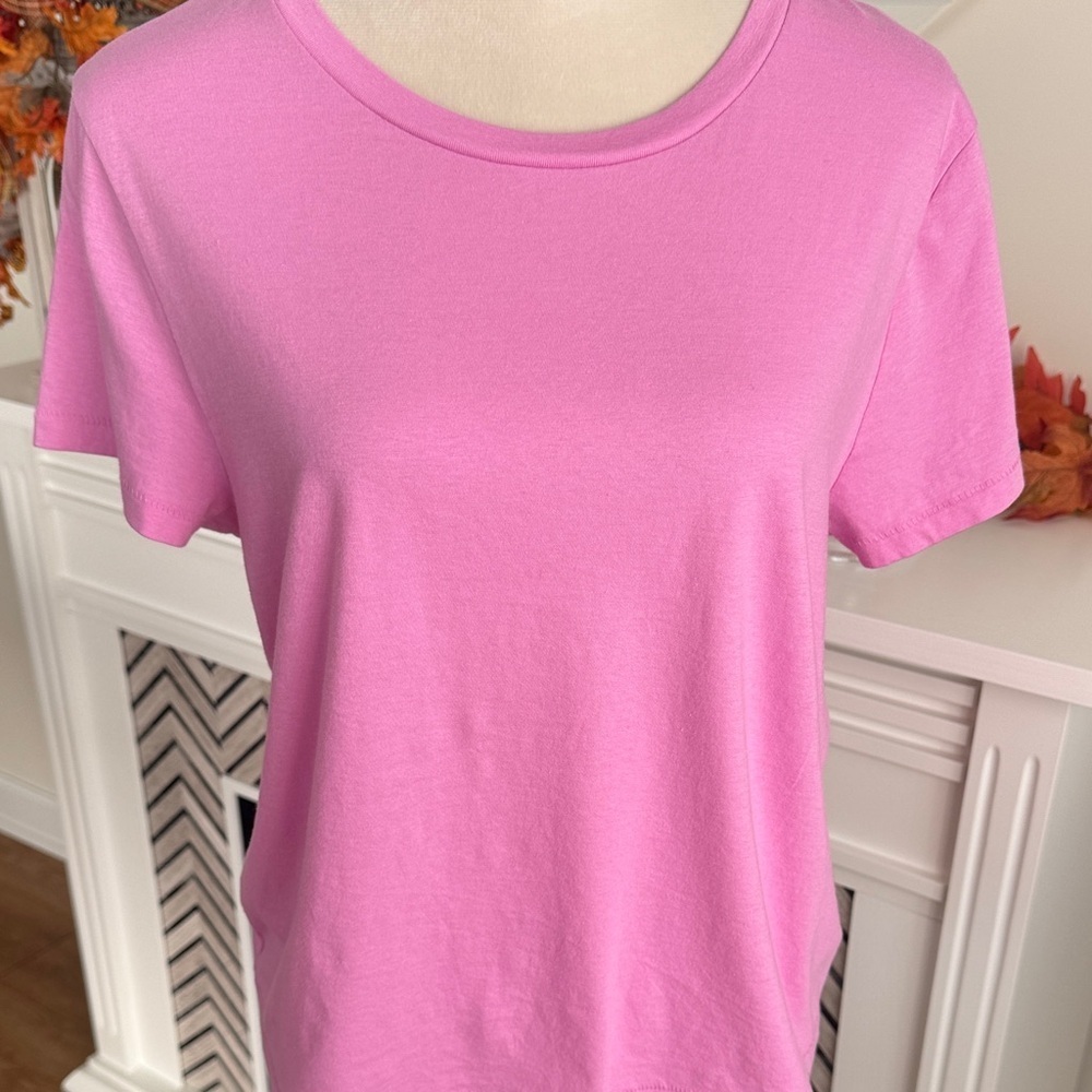 Universal Thread Vibrant Pink Short Sleeve Tee
